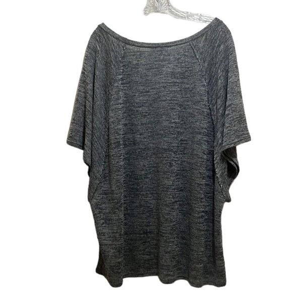 Disney Micky Mouse top batwing graphics gray black red short sleeve 2X - Picture 4 of 7